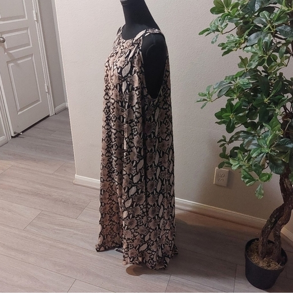 Speed Limit MPH Animal Print Flowy Women's Maxi Dress Size 1X - Picture 3 of 13